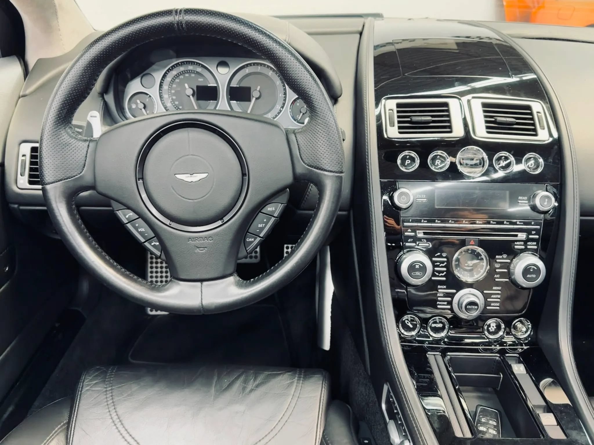 Used 2012 Aston Martin DBS Volante RWD image 29