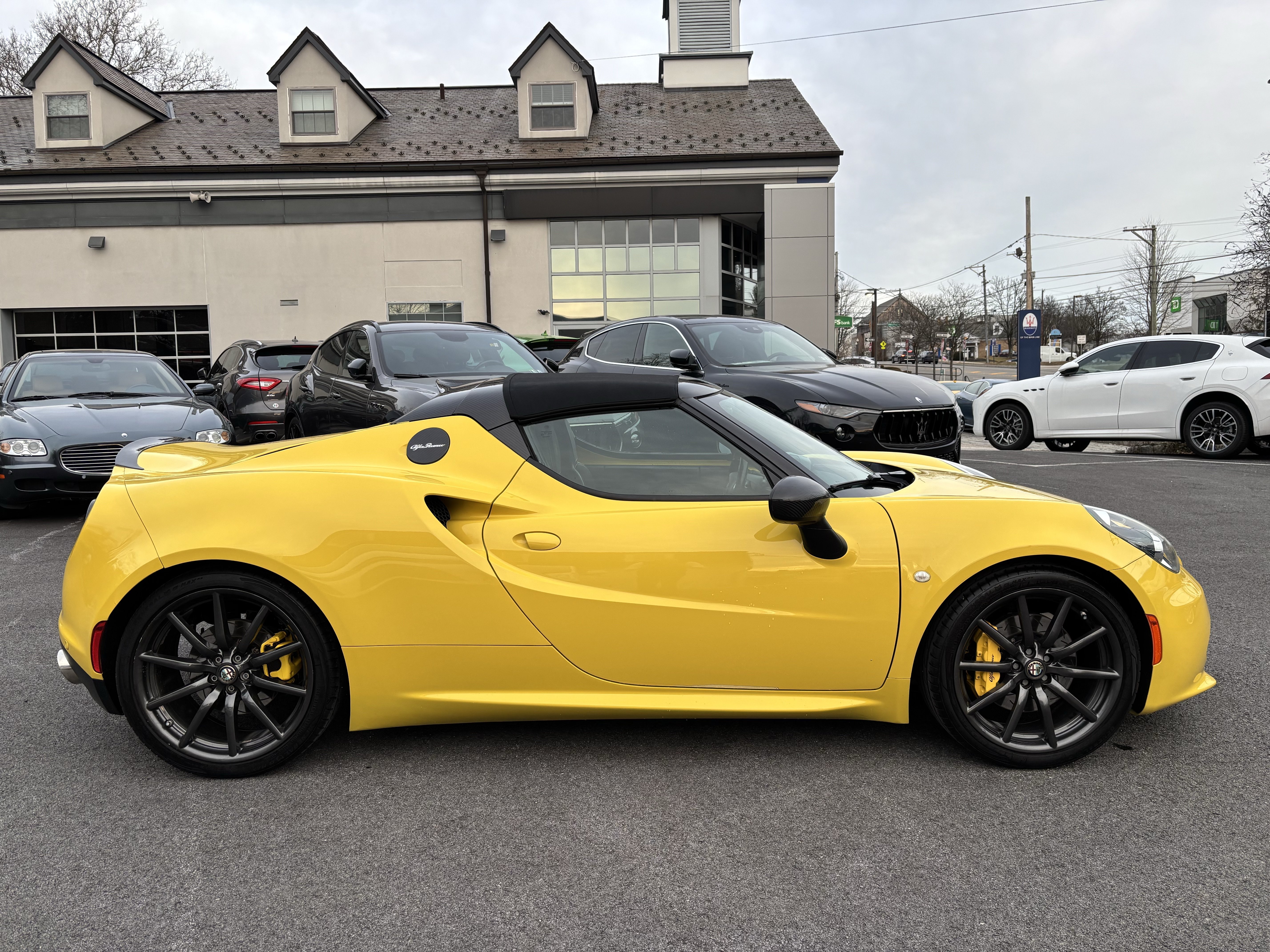 Used 2016 Alfa Romeo 4C Spider RWD image 17