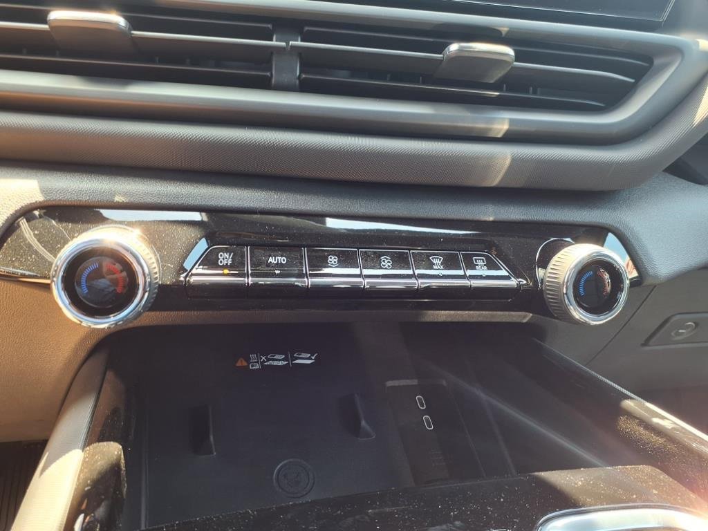 New 2025 Chevrolet Silverado EV LT image 26