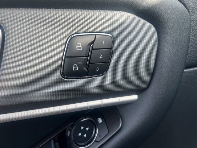 New 2026 Ford Explorer ST-Line w/ ST-Line Street Pack image 17