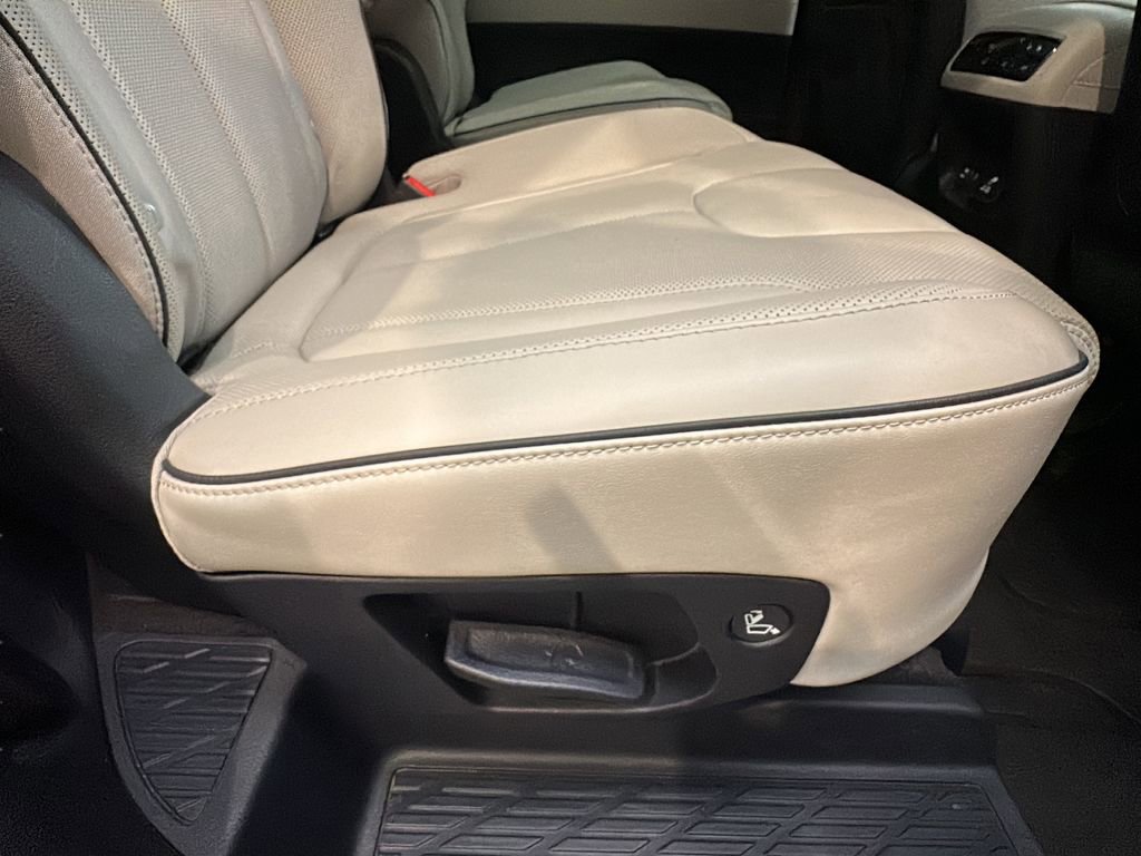 Used 2024 Hyundai Palisade Calligraphy image 17