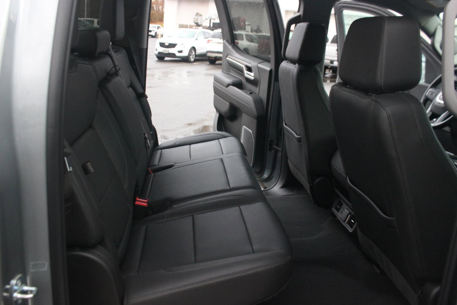 Used 2023 GMC Sierra 1500 SLT image 39