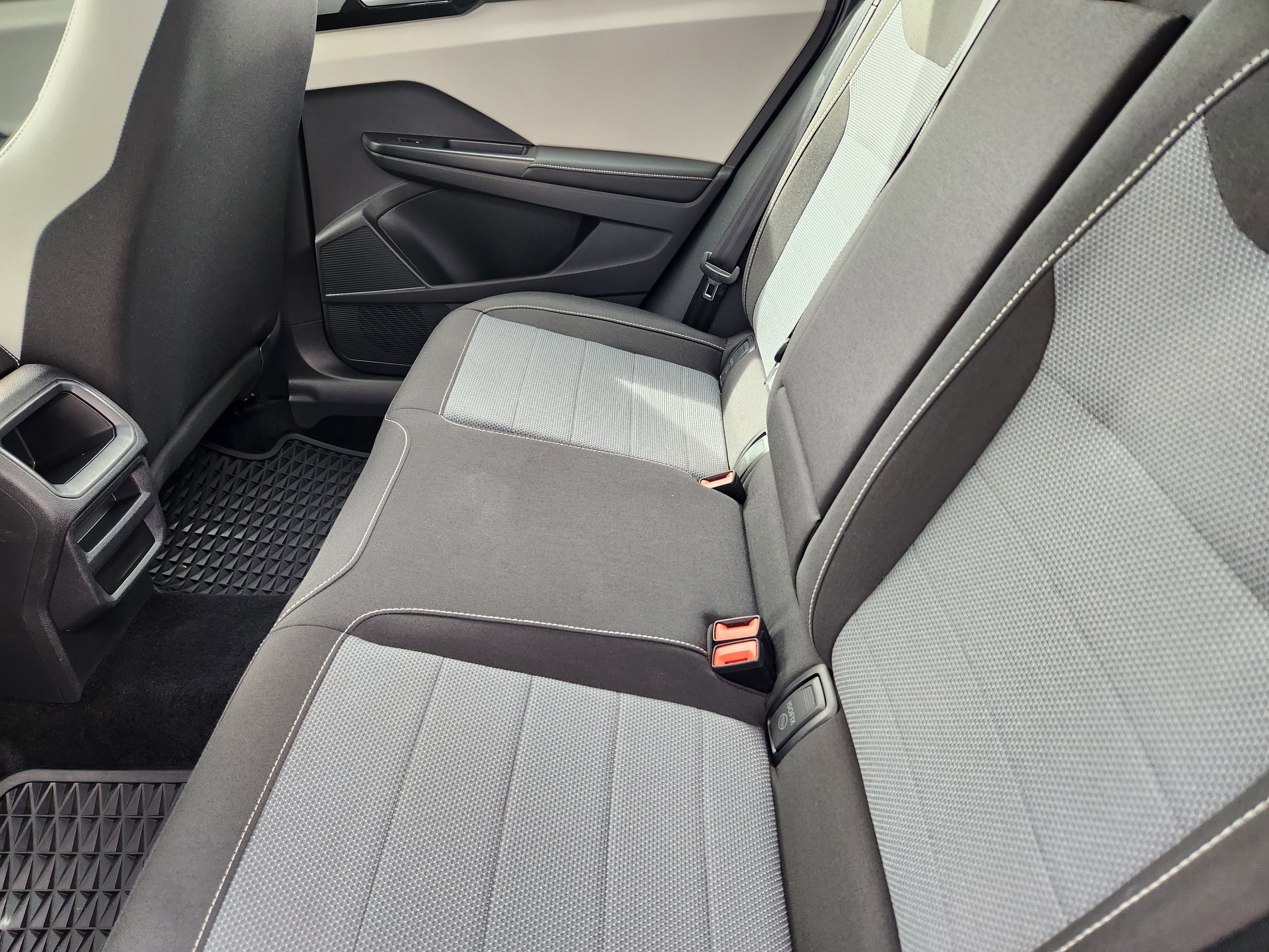 Used 2025 Volkswagen Taos S image 10