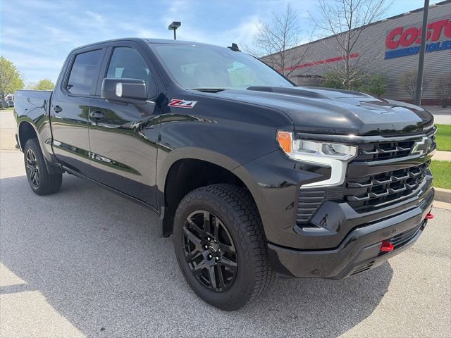 Used 2025 Chevrolet Silverado 1500 LT Trail Boss w/ LT Trail Boss Premium Package AWD/4WD image 2