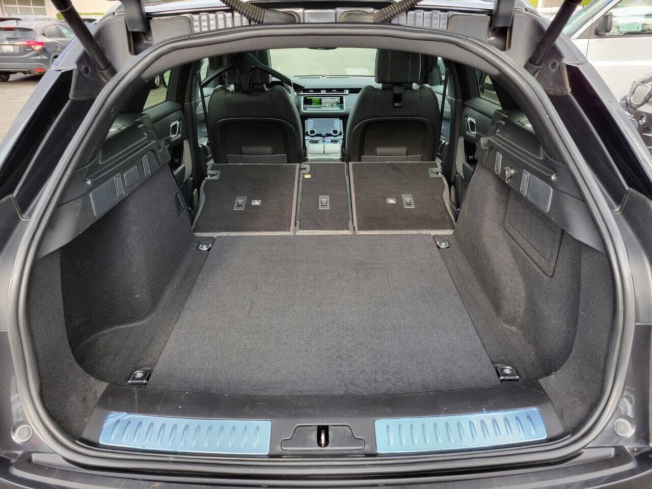 Used 2020 Land Rover Range Rover Velar R-Dynamic HSE image 25