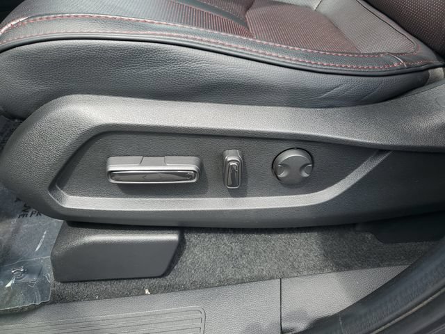 Certified 2025 Honda Pilot Black Edition image 23