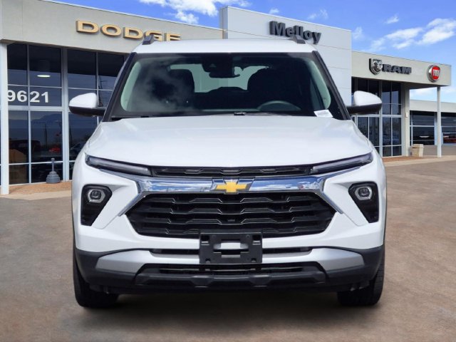 Used 2025 Chevrolet TrailBlazer LT FWD image 2