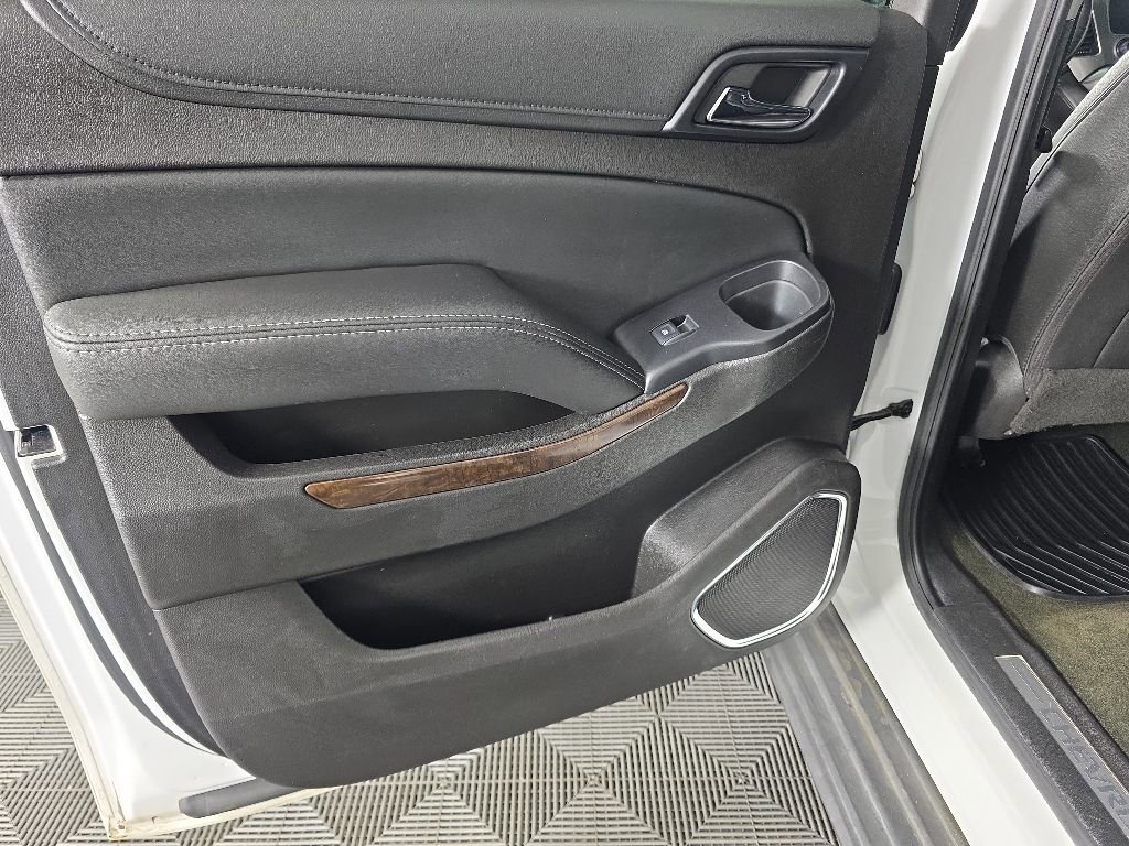 Used 2017 Chevrolet Suburban LT AWD/4WD image 27