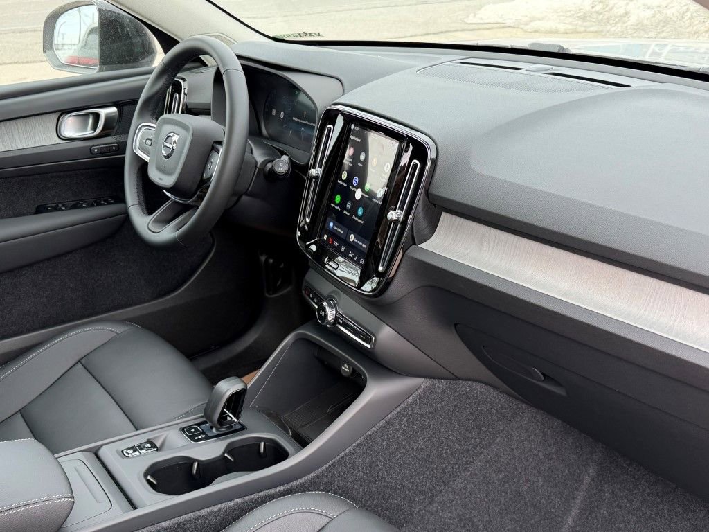 New 2026 Volvo XC40 B5 Core w/ Climate Package AWD/4WD image 10