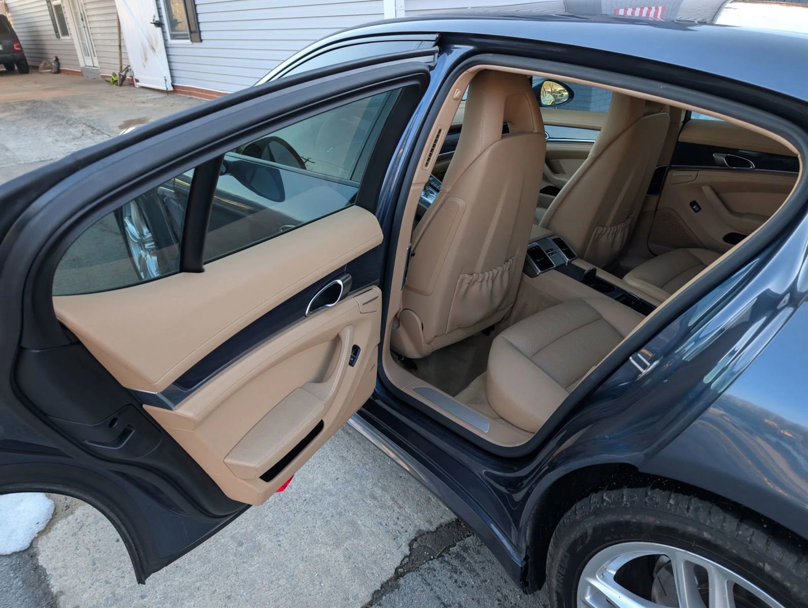 Used 2014 Porsche Panamera 4 image 23