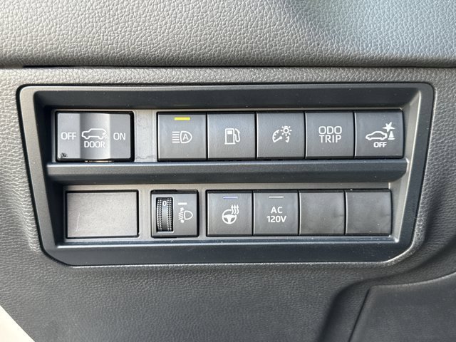 Used 2023 Toyota Sequoia Limited image 22