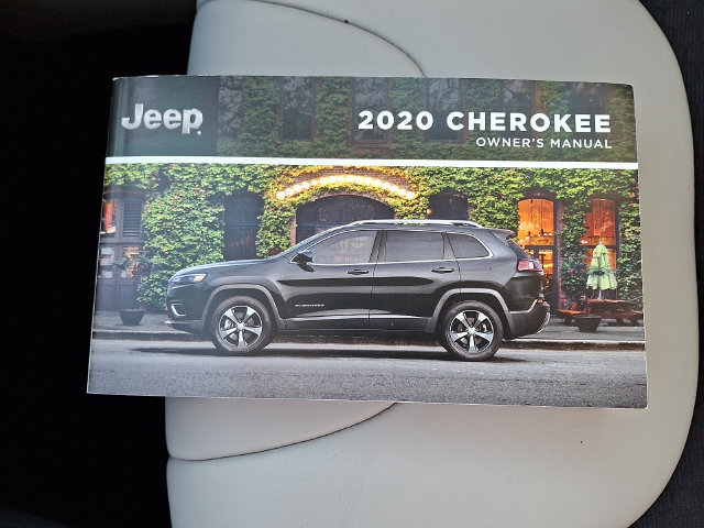 Used 2020 Jeep Cherokee Latitude Plus AWD/4WD image 27