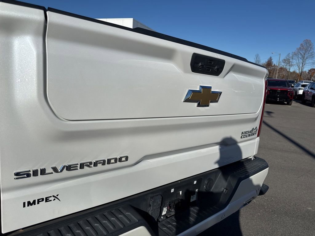 Used 2023 Chevrolet Silverado 1500 High Country w/ High Country Premium Package image 35