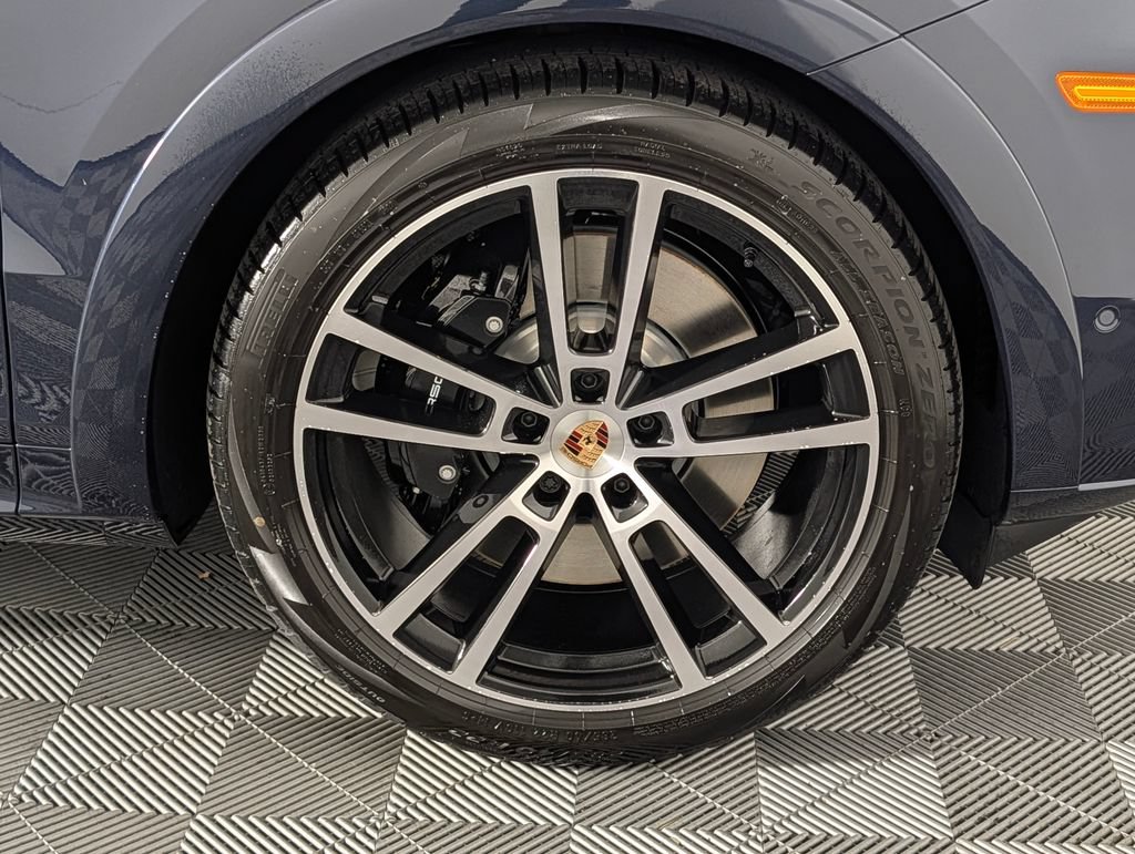 New 2026 Porsche Cayenne GTS AWD/4WD image 14