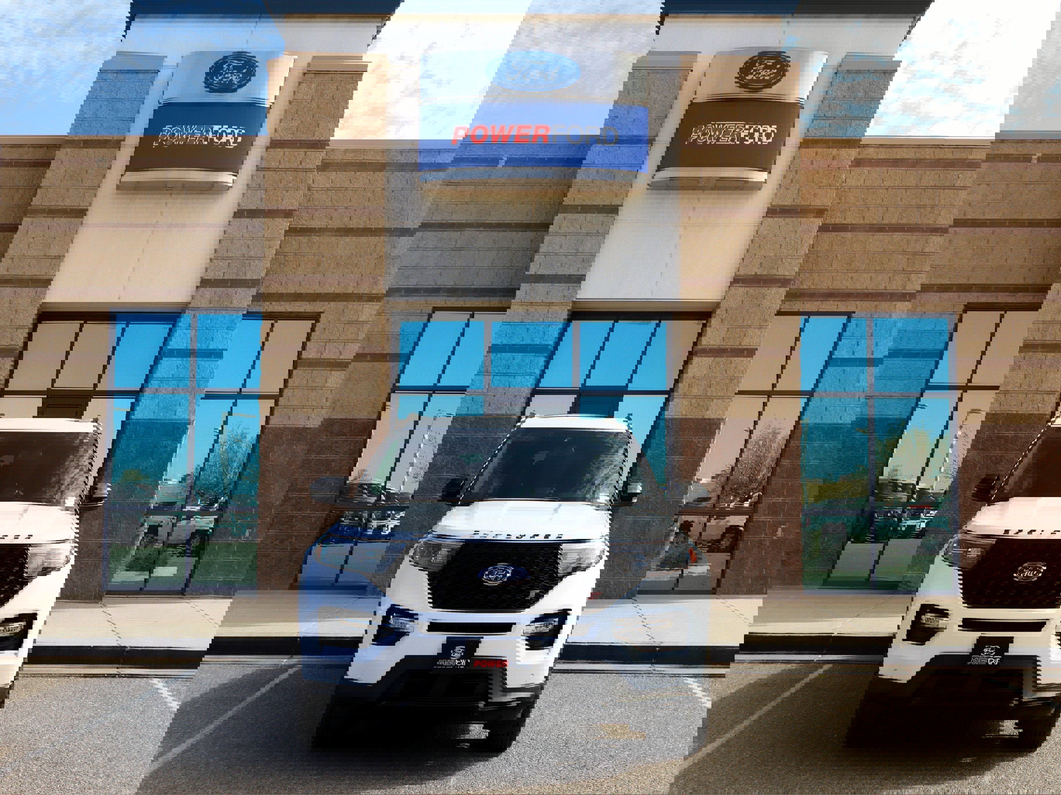 Used 2023 Ford Explorer ST w/ Equipment Group 401A image 3