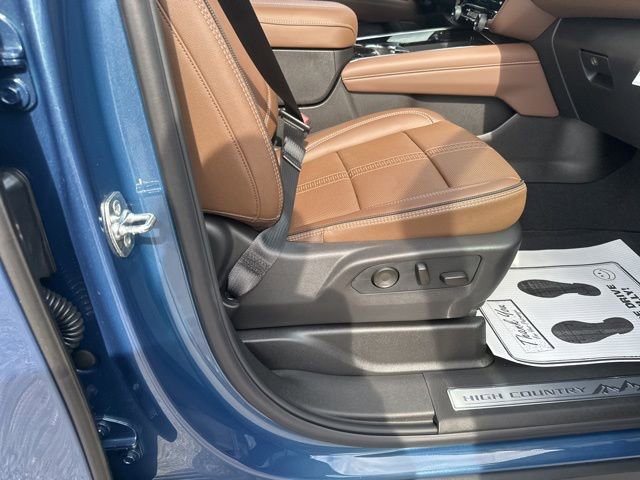 New 2026 Chevrolet Suburban High Country image 36