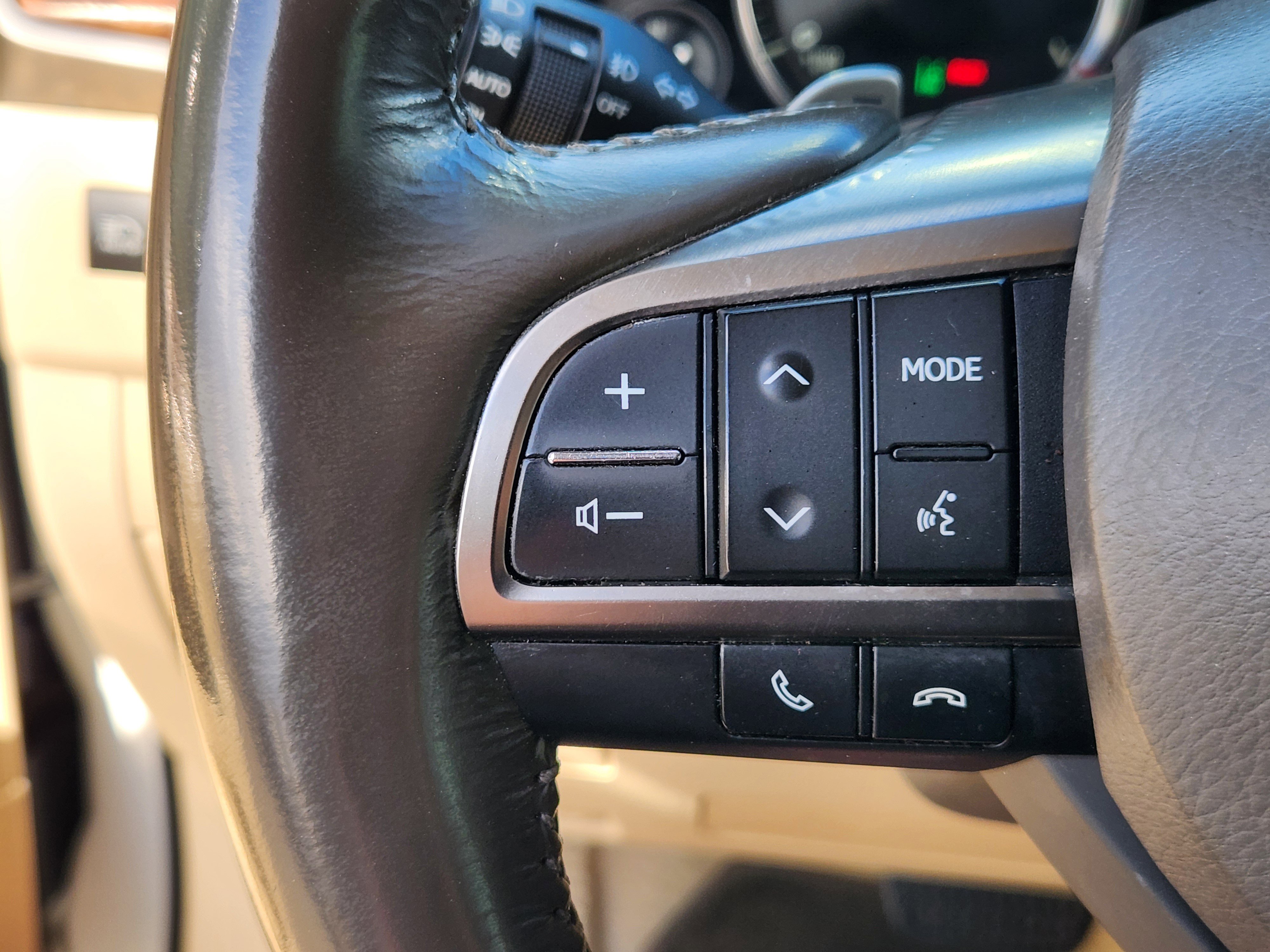 Used 2016 Lexus LX 570 4WD image 34