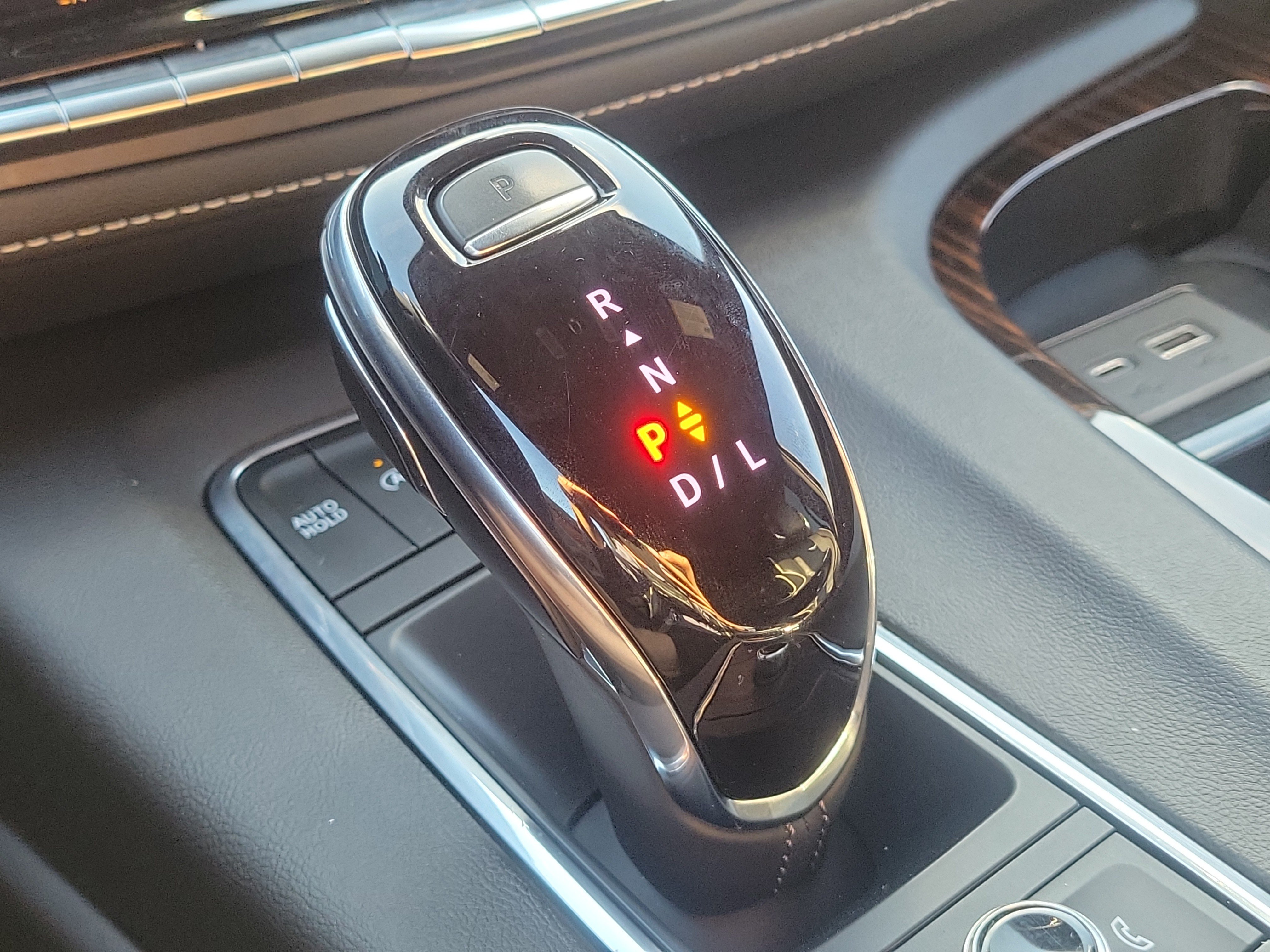 Used 2022 Cadillac Escalade Premium Luxury w/ Performance Package AWD/4WD image 33