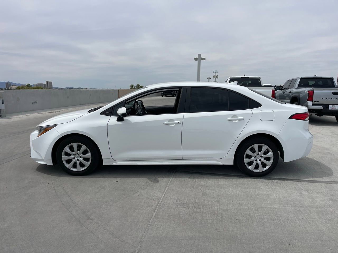 Used 2025 Toyota Corolla LE image 4