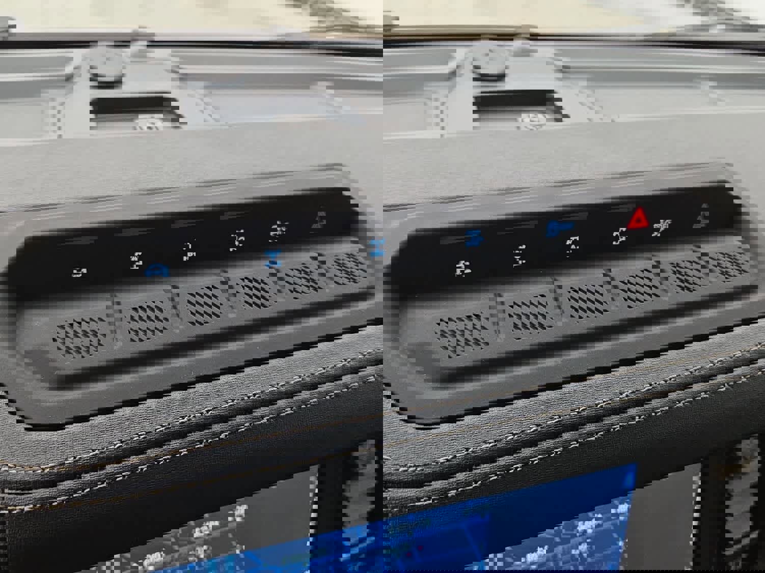 New 2025 Ford Bronco Badlands image 44