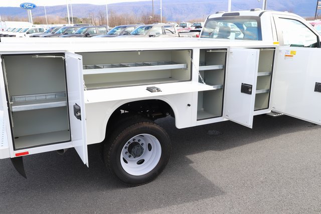 Used 2024 Ford F550 4x4 Regular Cab Super Duty image 11