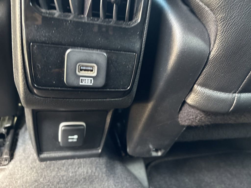 Used 2024 Jeep Compass Latitude image 16
