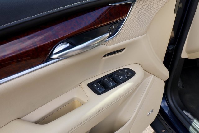 Used 2017 Cadillac XT5 Luxury w/ Driver Awareness Package image 39