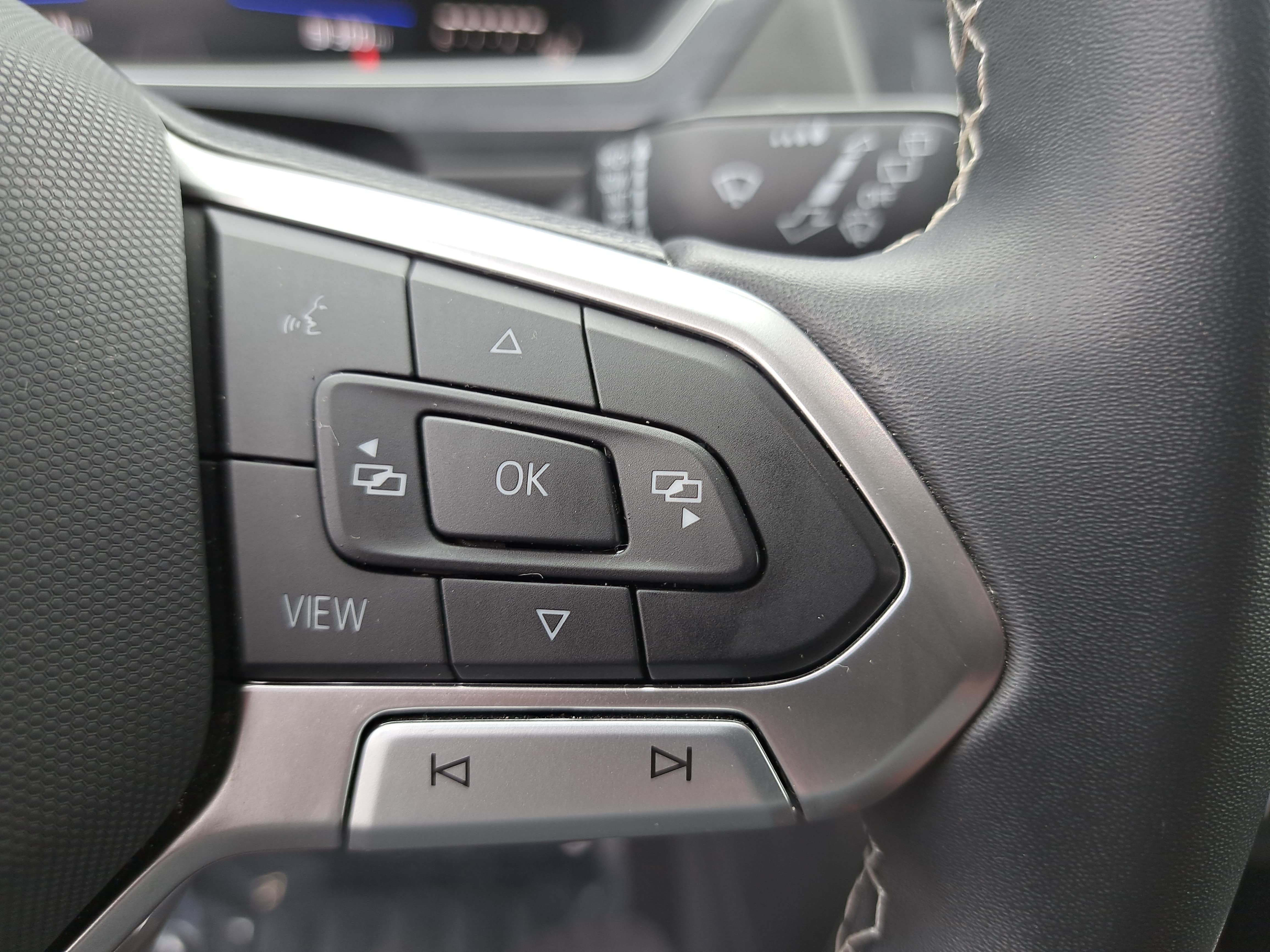 Used 2023 Volkswagen Tiguan S w/ Driver Assistance Package AWD/4WD image 45
