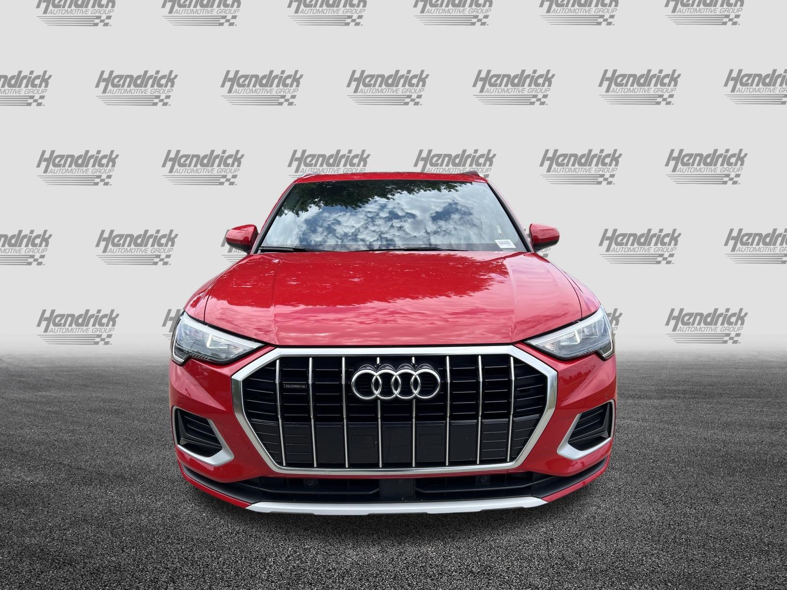 Used 2020 Audi Q3 2.0T Premium w/ Convenience Package AWD/4WD image 3