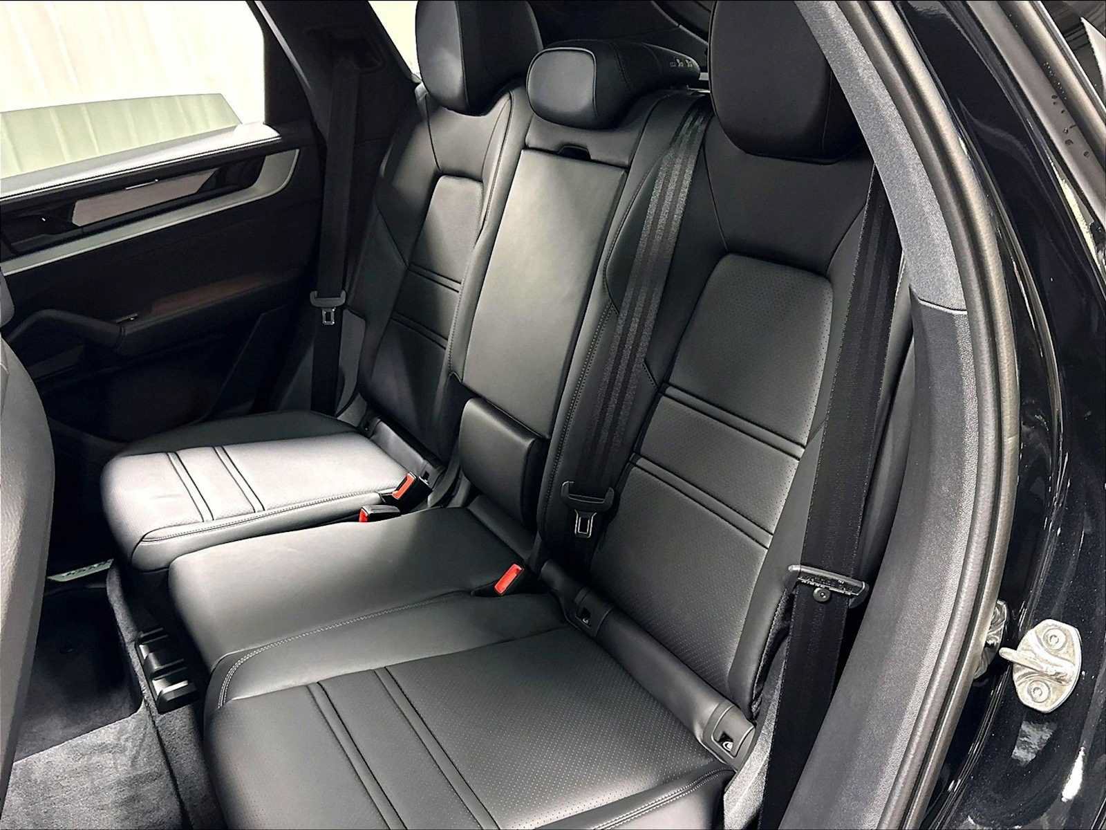 New 2026 Porsche Cayenne AWD/4WD image 25