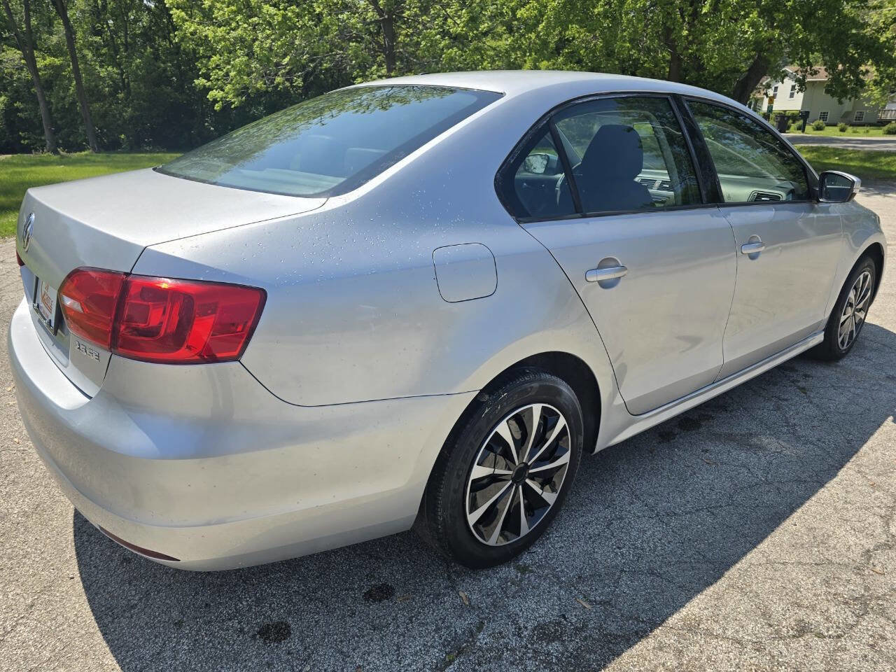 Used 2011 Volkswagen Jetta SE image 6