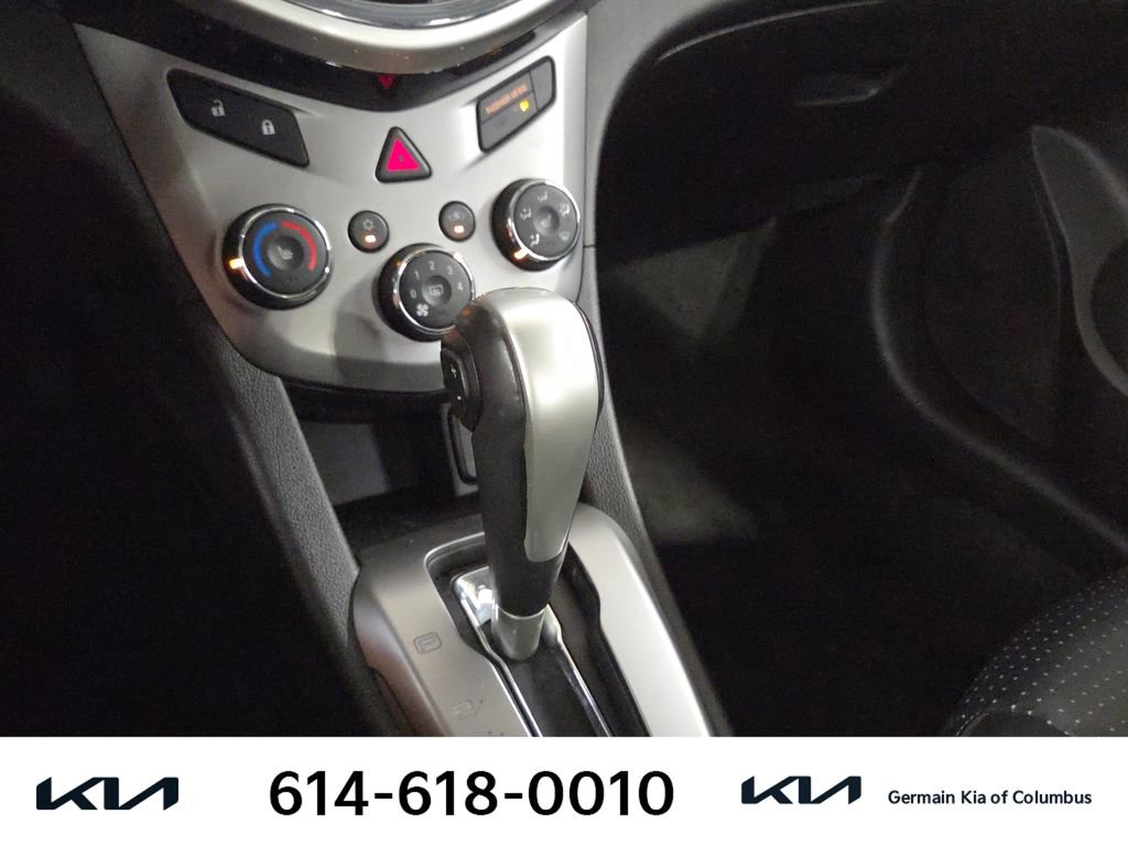 Used 2020 Chevrolet Sonic Premier FWD image 25