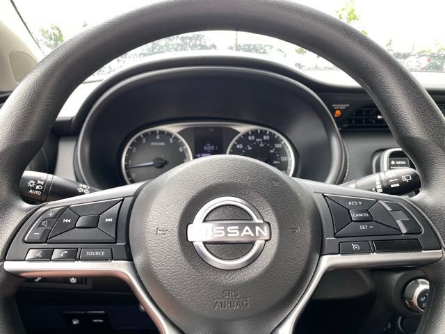 Used 2022 Nissan Kicks S FWD image 15