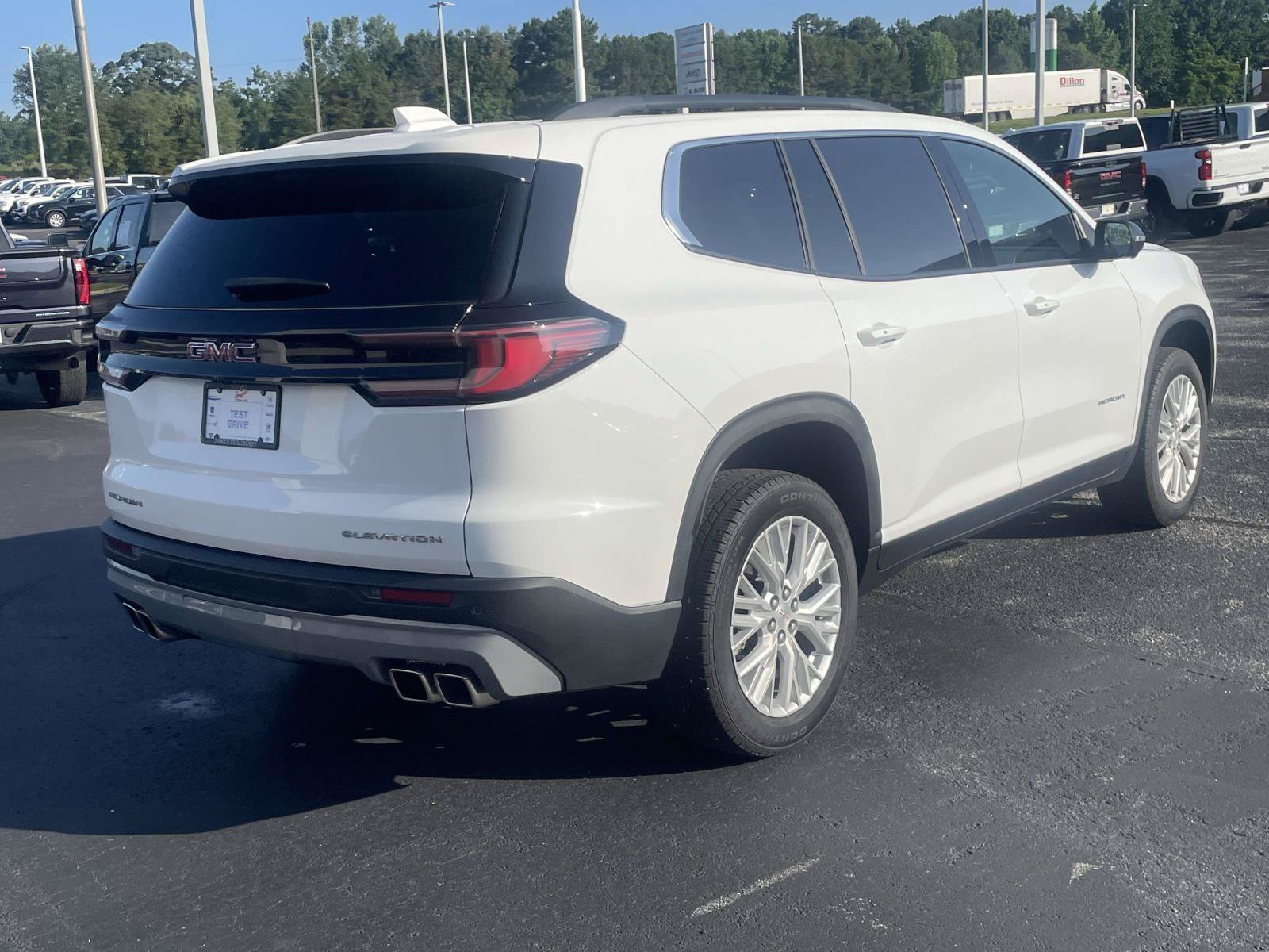 Certified 2026 GMC Acadia Elevation w/ Elevation Premium Package FWD image 3