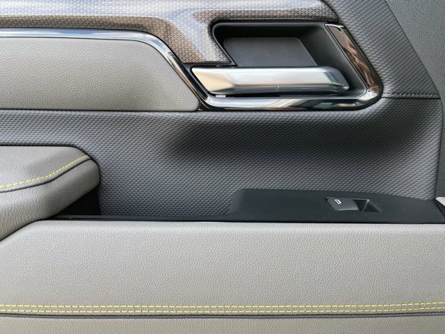 Used 2025 Chevrolet Silverado 2500 ZR2 w/ Technology Package image 15