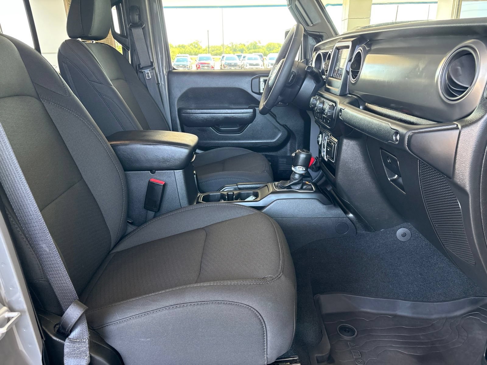 Used 2023 Jeep Gladiator Sport AWD/4WD image 17