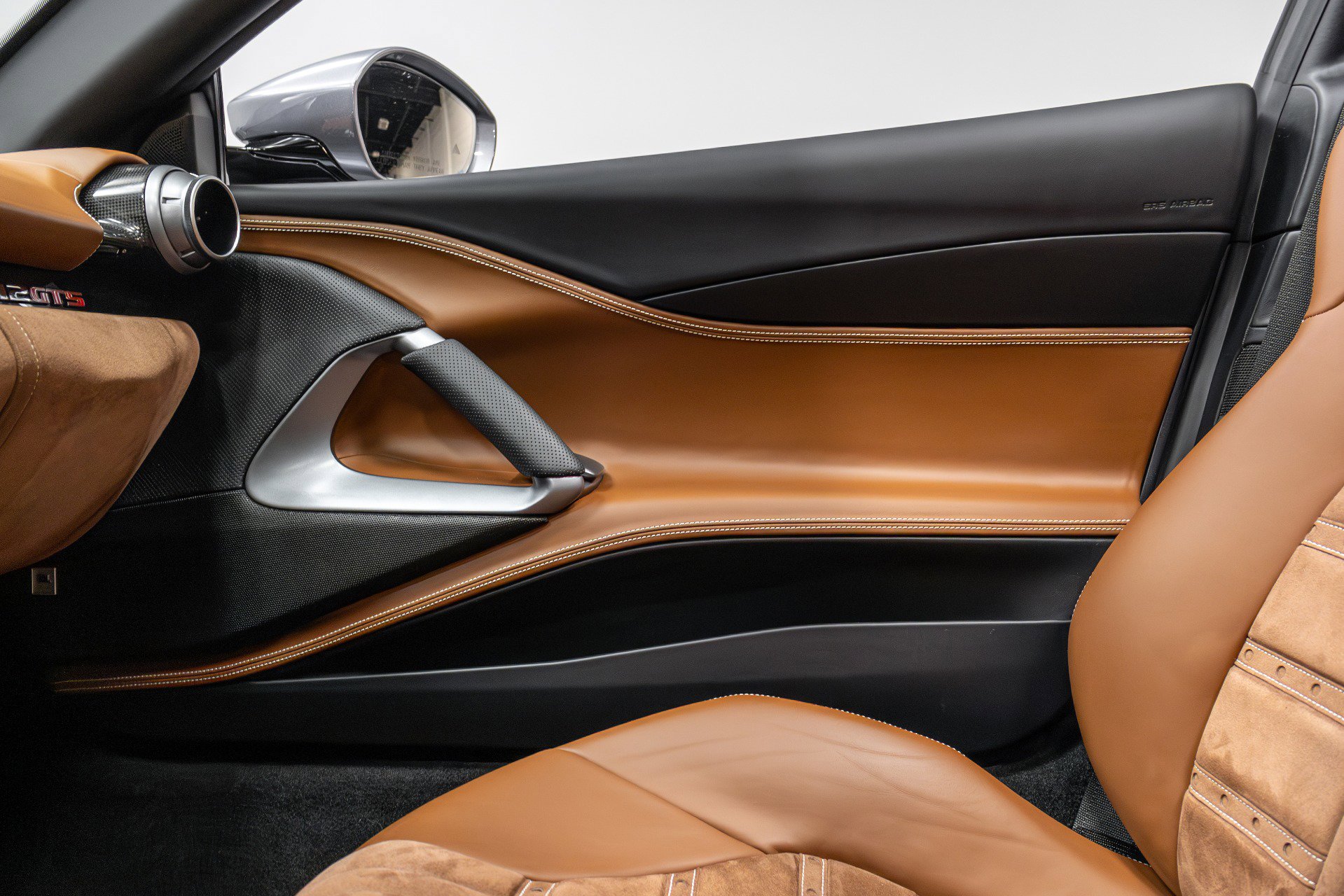 Used 2021 Ferrari 812 GTS image 16