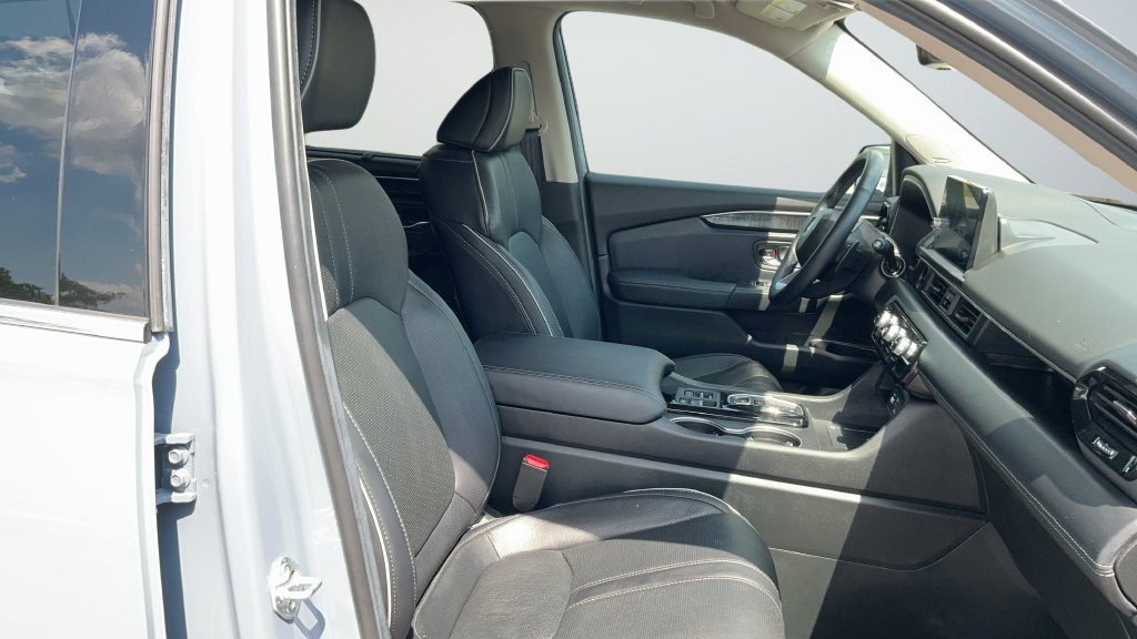 Used 2025 Honda Pilot Elite image 22