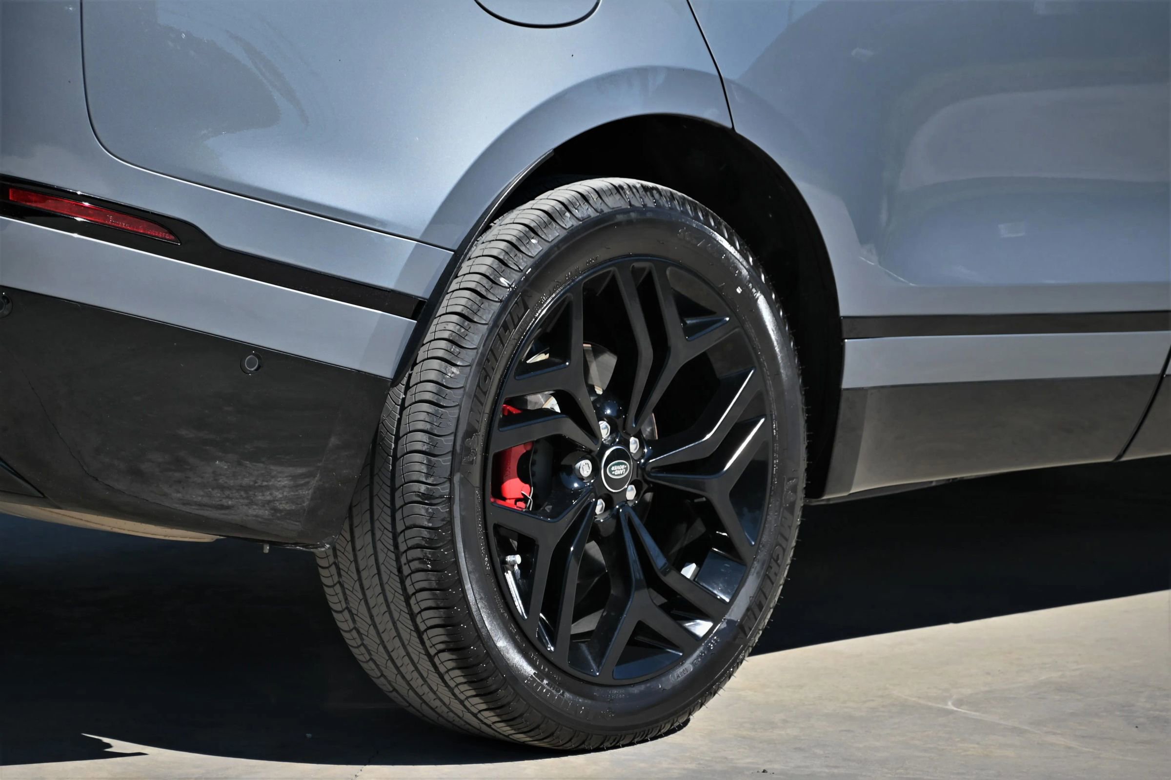 Used 2024 Land Rover Range Rover Velar Dynamic SE image 14