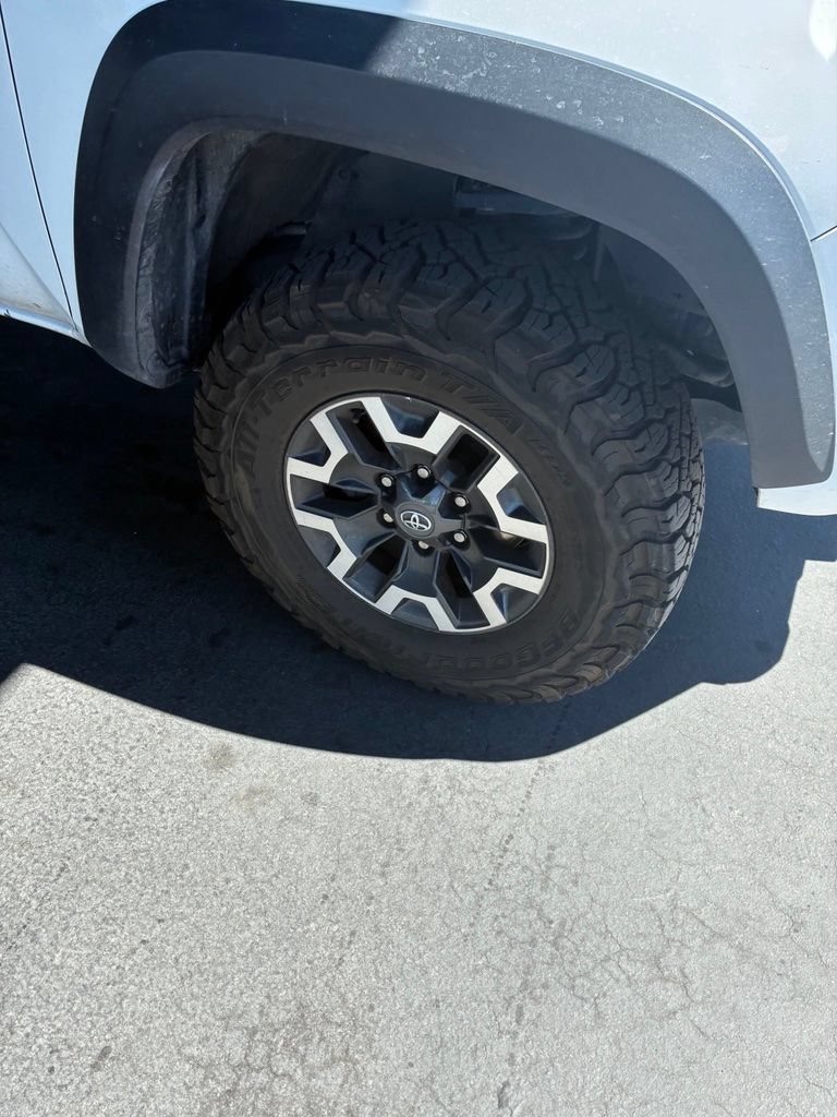 Used 2021 Toyota Tacoma TRD Off-Road w/ Blackout Package (TMS) AWD/4WD image 8