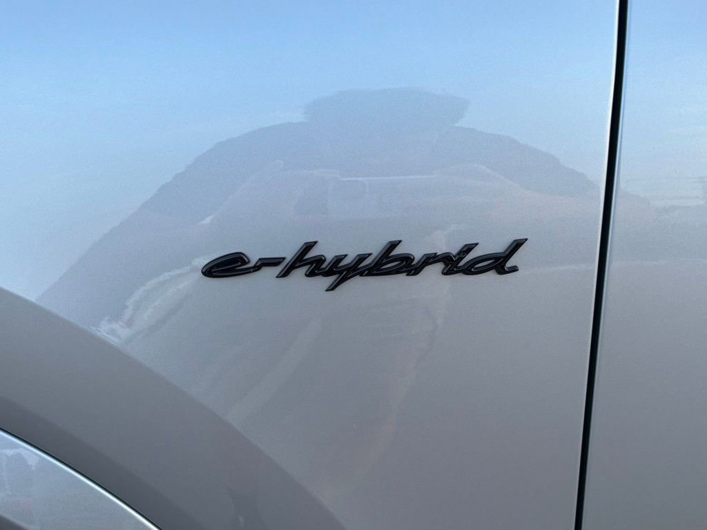 New 2026 Porsche Cayenne E-Hybrid Coupe AWD/4WD image 15