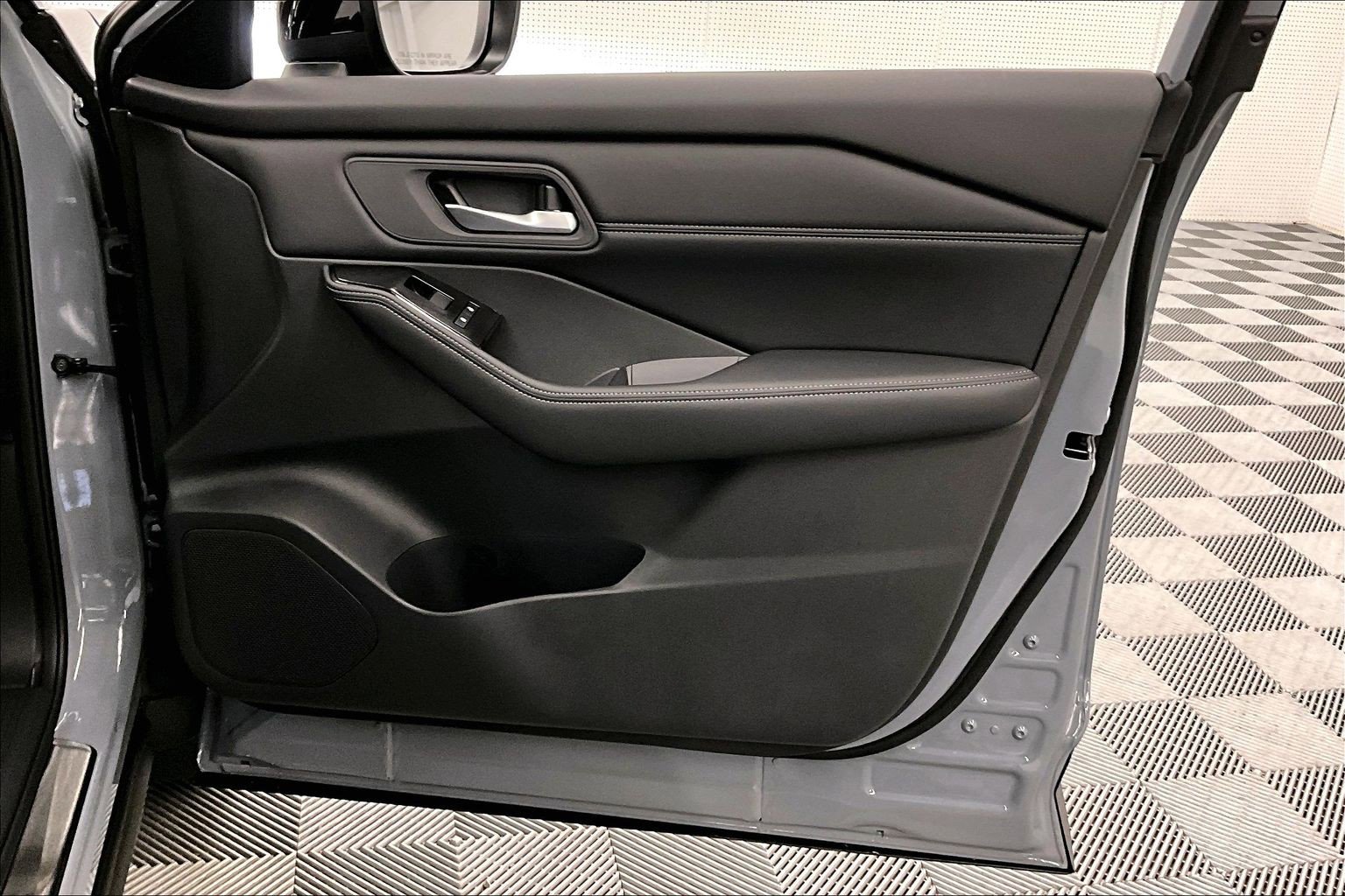 New 2026 Nissan Rogue Dark Armor AWD/4WD image 68