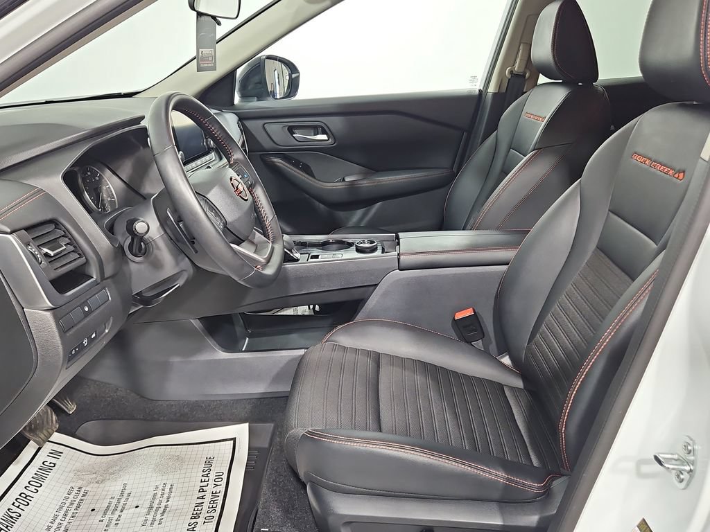 Certified 2025 Nissan Rogue SV AWD/4WD image 11