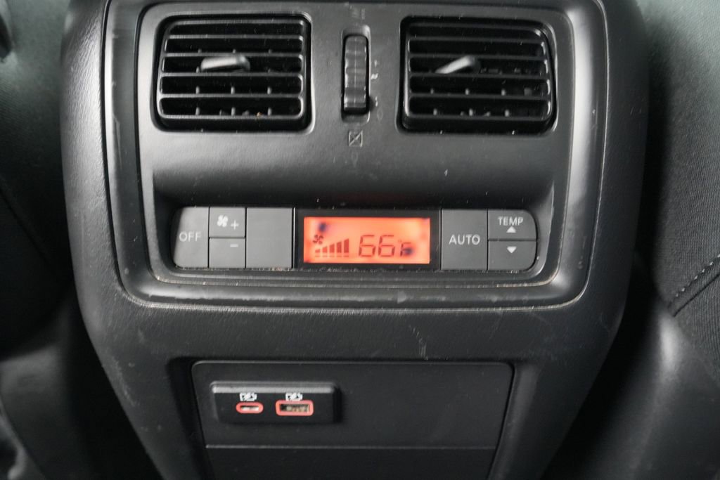 Used 2019 Nissan Pathfinder SV image 19