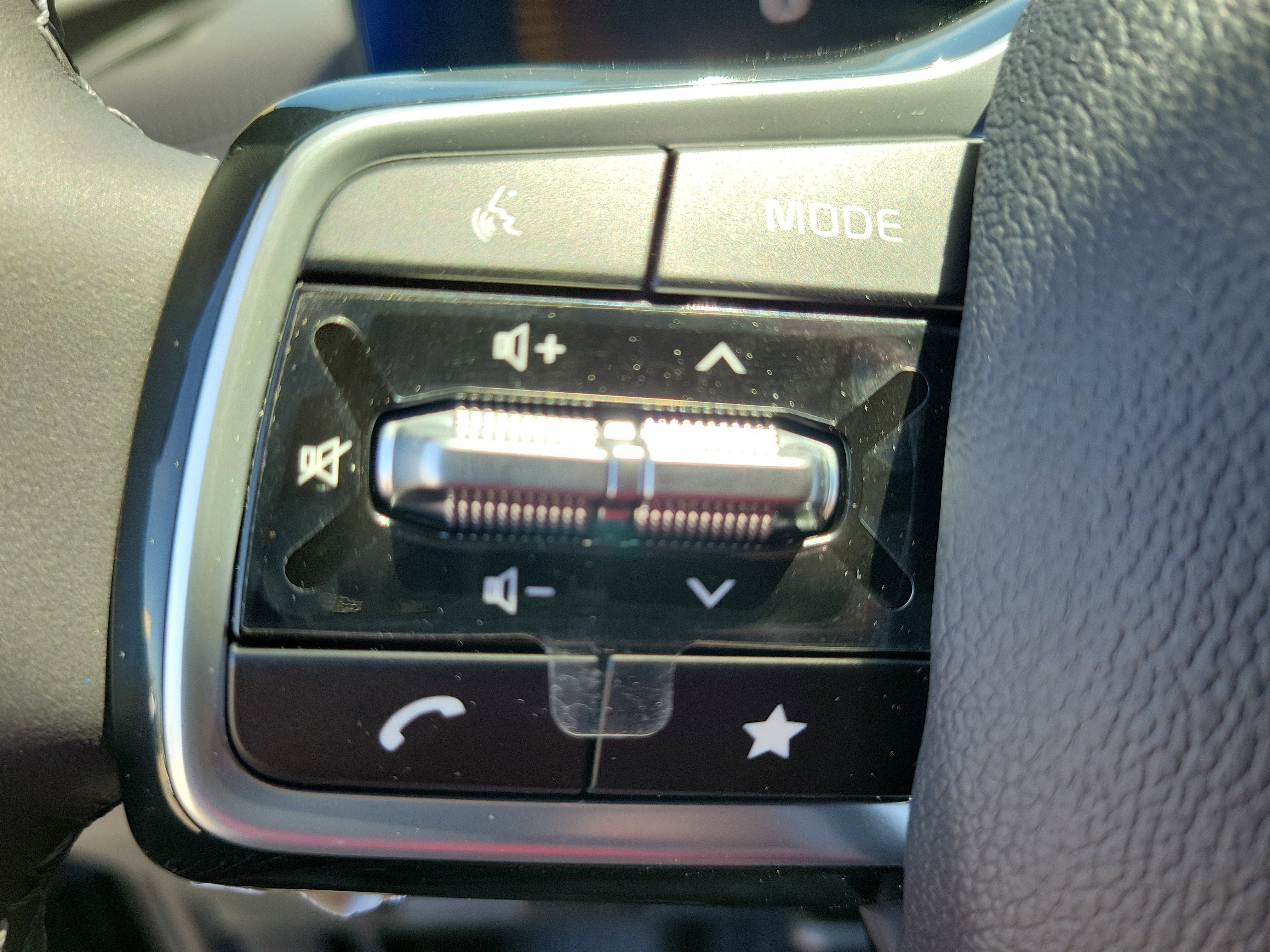 New 2026 Kia Carnival EX FWD image 21