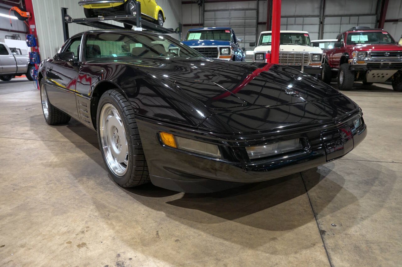 Used 1991 Chevrolet Corvette Coupe RWD image 12