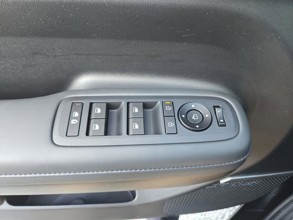 Used 2025 Hyundai Santa Fe Limited image 13