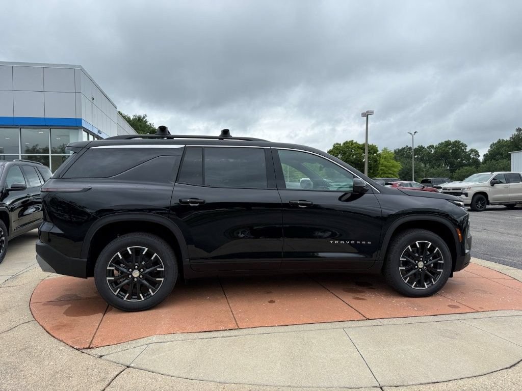 New 2026 Chevrolet Traverse LT w/ Sun and Wheel Package FWD image 6