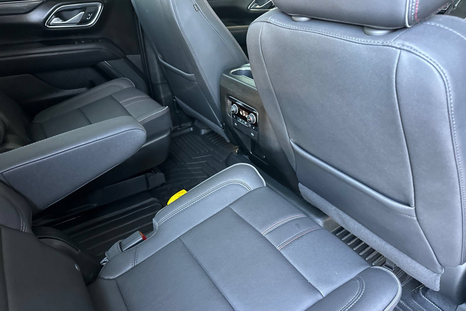 Used 2023 Chevrolet Tahoe RST w/ Luxury Package AWD/4WD image 19