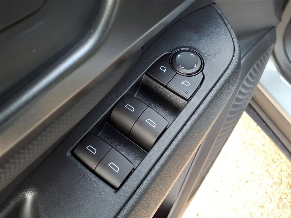 New 2026 Chevrolet Equinox EV LT image 13